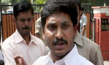आंध्र प्रदेश में वाईएसआर कांग्रेस के जगन रेड्डी होंगे अगले मुख्यमंत्री, तीसरे मोर्चे का कुनबा बनाने में जुटे चंद्रबाबू नायडू की नैया डूबी 
