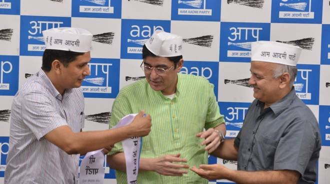 आप के हुए डॉ. अजॉय कुमार, कांग्रेस छोड़ केजरीवाल में जताया विश्वास, मनीष सिसोदिया की मौजूदगी में ली सदस्यता 
