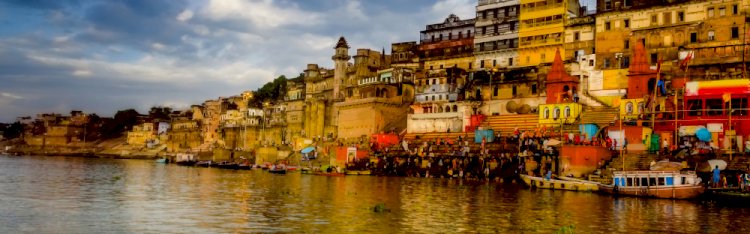 बाबा विश्वनाथ को अब पैकेट वाले दूध से नहीं हो सकेगा अभिषेक, काशी विश्वनाथ मंदिर न्यास परिषद ने तत्काल प्रभाव से लगाई रोक