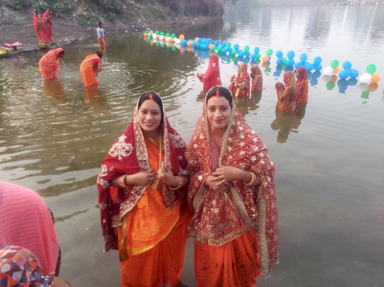सूर्योपासना का महापर्व छठ :  क्या राजा-क्या रंक और क्या फकीर, सभी आते हैं पतित-पावनी माँ गंगा के तीर