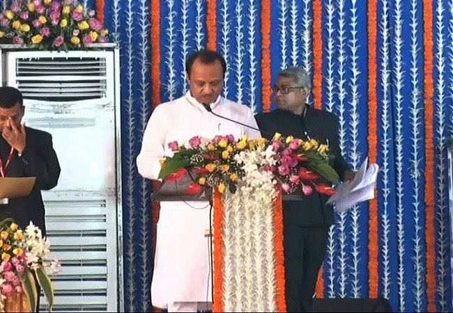 महाराष्ट्र में उद्धव ठाकरे मंत्रिमंडल का विस्तार, एनसीपी के अजित पवार बने उप-मुख्यमंत्री, आदित्य और धनंजय मुंडे को मिला मंत्री पद